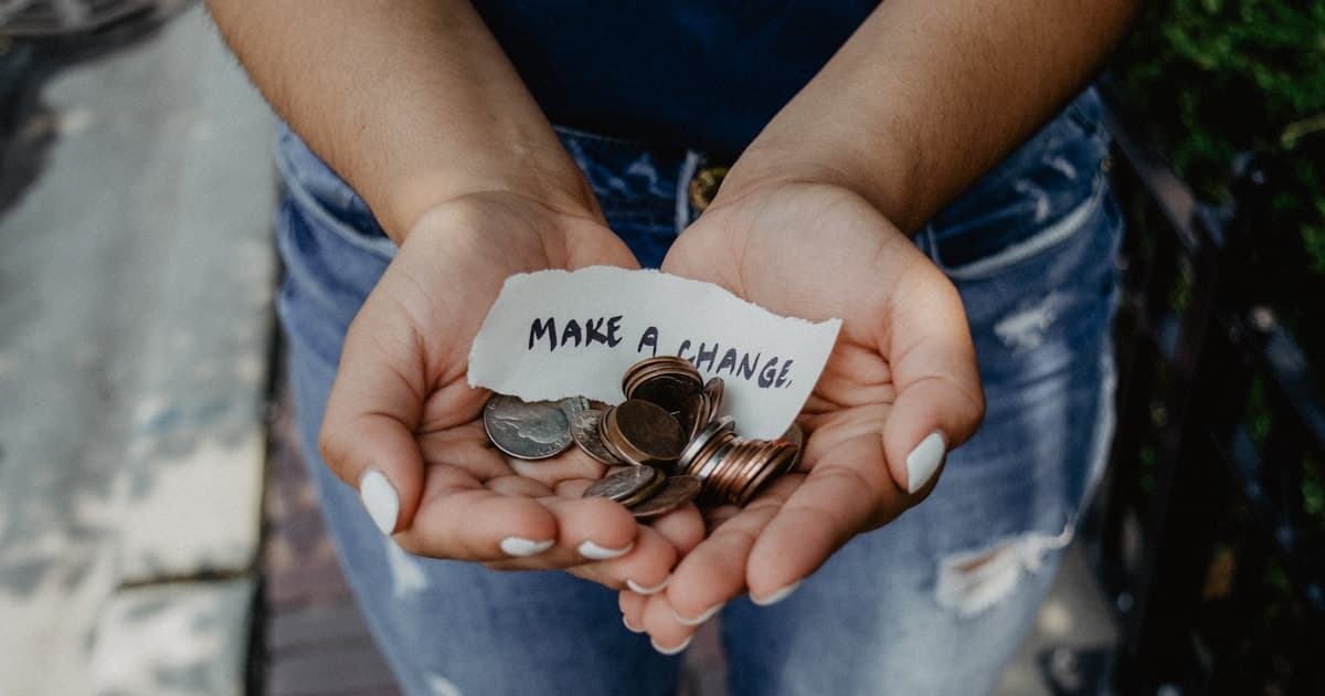 People contributing to charity through gift list platform
